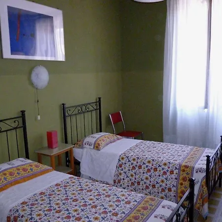 Giamaica For Girls & Ladies Only Hotel Rome