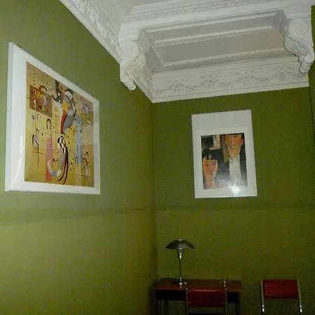 Hotel Giamaica For Girls & Ladies Only Rome