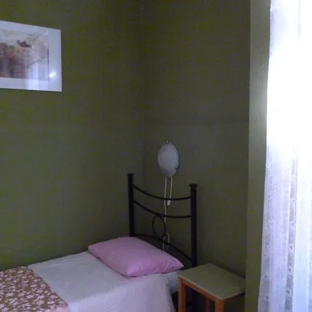 Hotel Giamaica For Girls & Ladies Only *