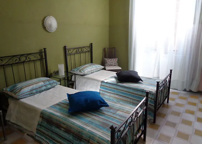 Hotel Giamaica For Girls & Ladies Only *