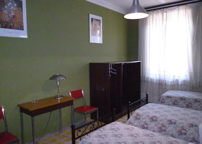 Hotel Giamaica For Girls & Ladies Only *